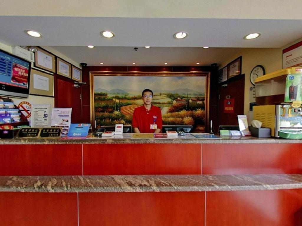 汉庭上海嘉定叶城路酒店 外观 照片