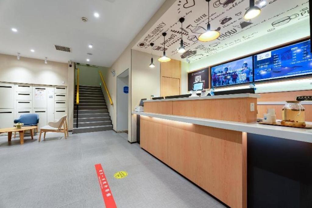 汉庭上海嘉定叶城路酒店 外观 照片